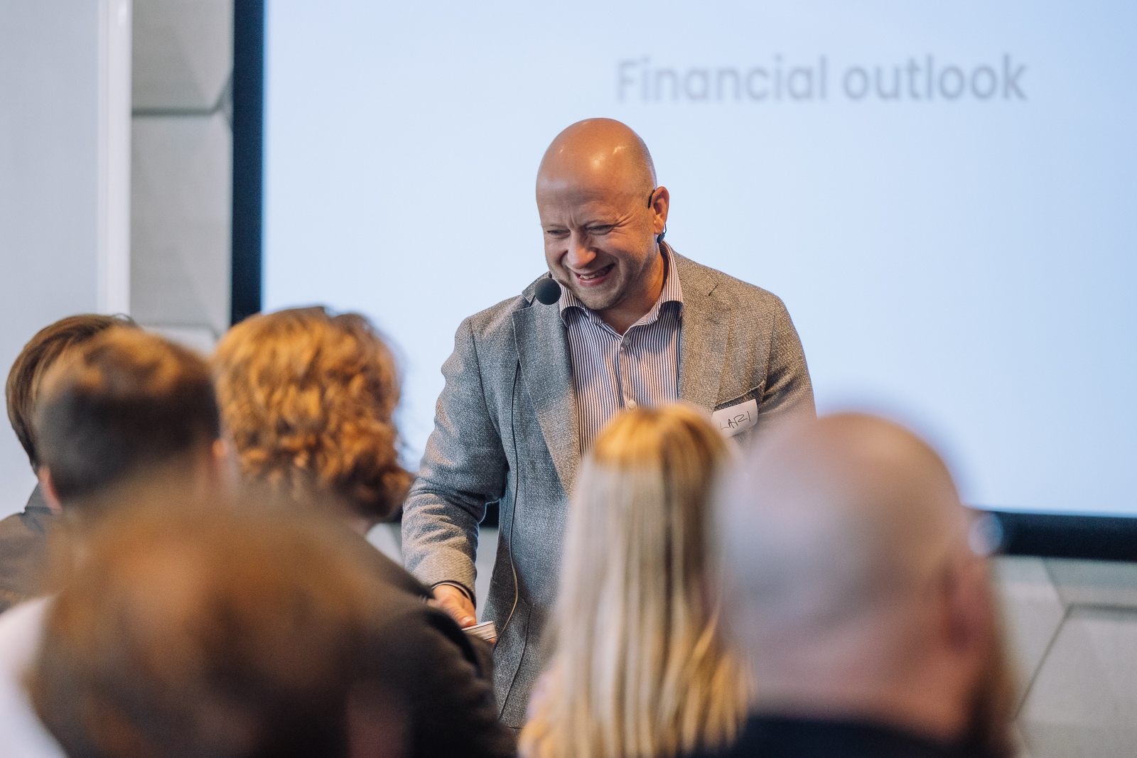 success metrics article header image of lari